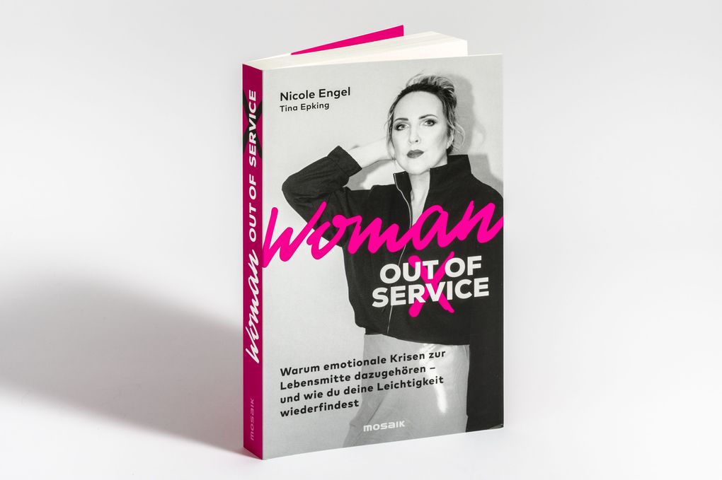 Weitere Ansicht: Woman Out of Service | Nicole Engel, Tina Epking