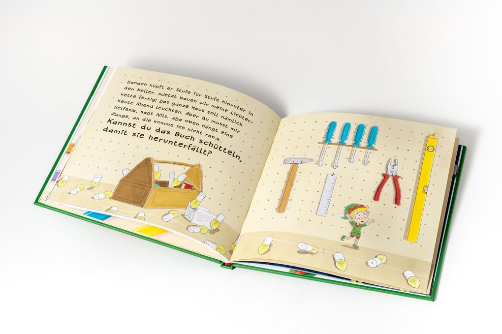 Weitere Ansicht: Weck den Weihnachtswichtel. Ein Weihnachts-Mitmachbuch. Zum Schütteln, Schaukeln, Pusten und mehr. Von 2 bis 4 Jahren | Nico Sternbaum