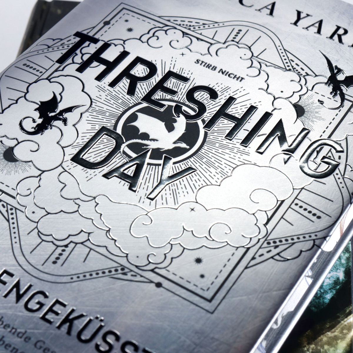 Weitere Ansicht: Threshing Day - Flammengeküsst | Rebecca Yarros