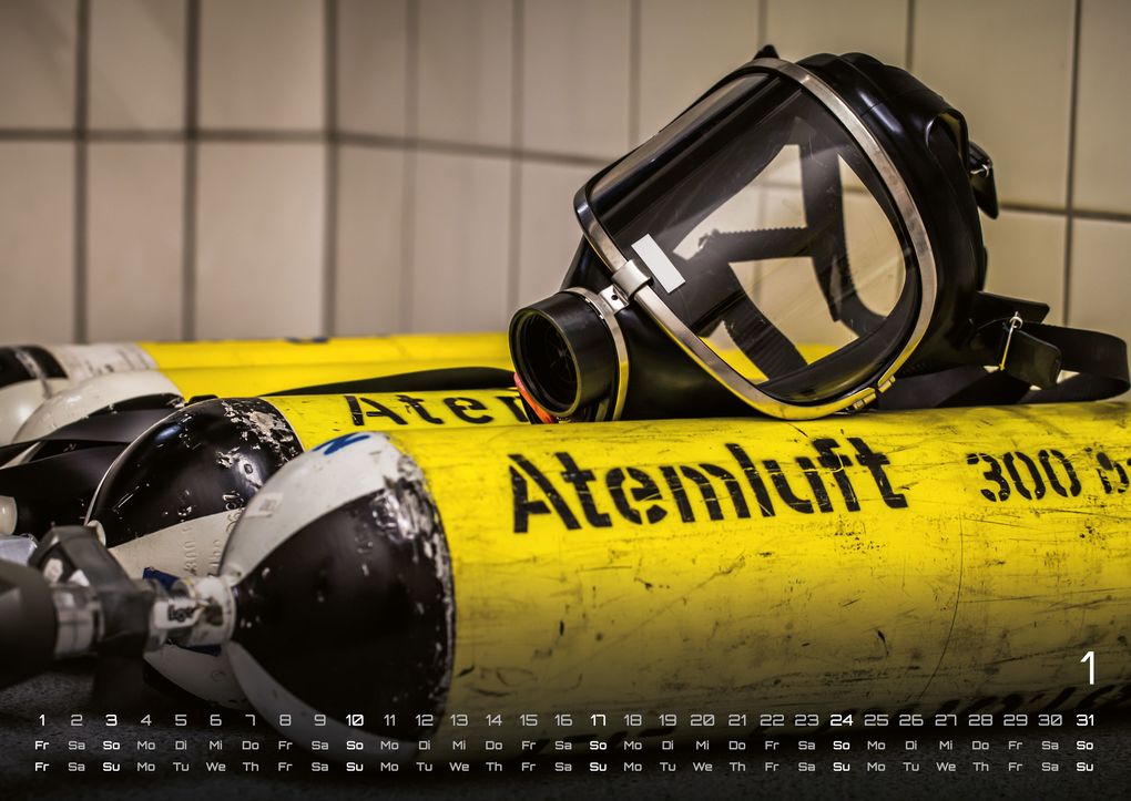 Weitere Ansicht: FIREFIGHTER - Retter in der Not - Feuerwehr - 2027 - Kalender DIN A2
