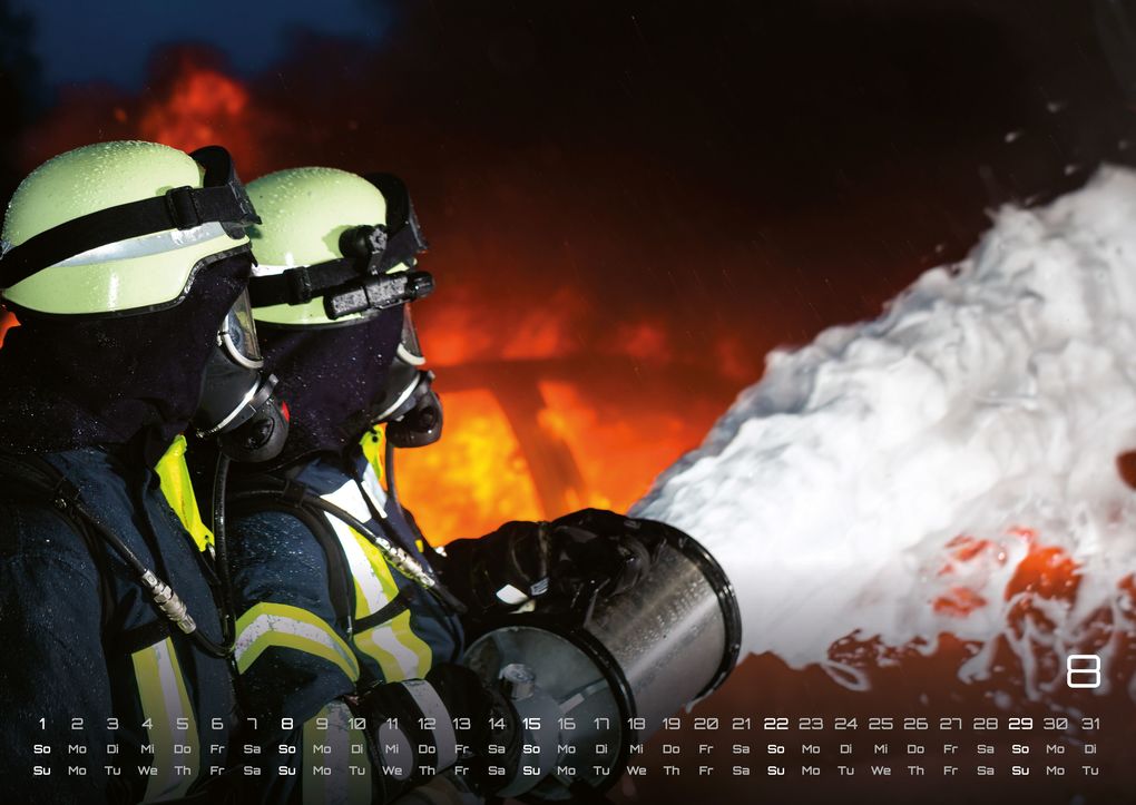 Weitere Ansicht: FIREFIGHTER - Retter in der Not - Feuerwehr - 2027 - Kalender DIN A2