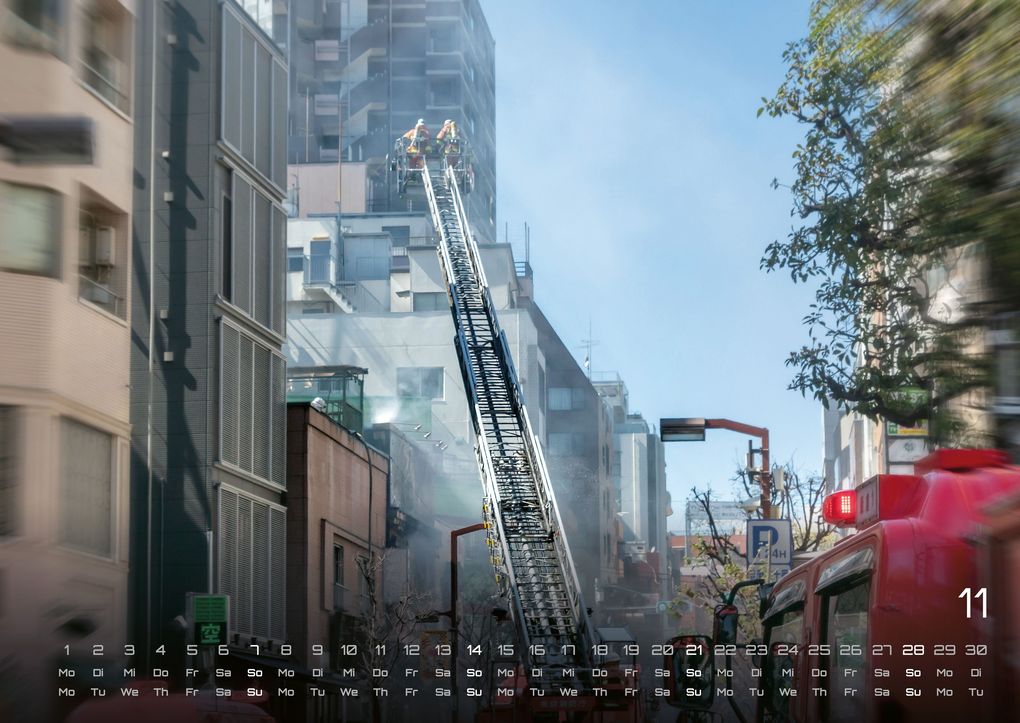 Weitere Ansicht: FIREFIGHTER - Retter in der Not - Feuerwehr - 2027 - Kalender DIN A2