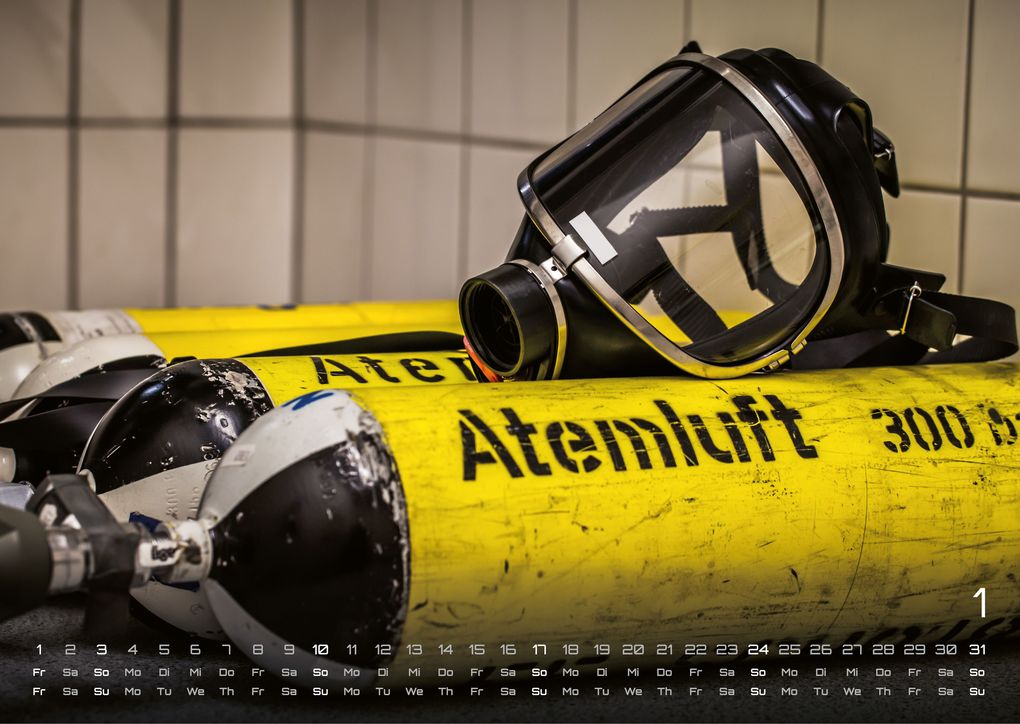 Weitere Ansicht: FIREFIGHTER - Retter in der Not - Feuerwehr - 2027 - Kalender DIN A3