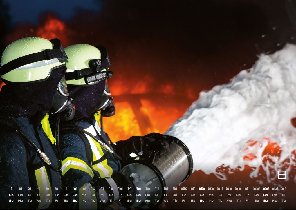 Weitere Ansicht: FIREFIGHTER - Retter in der Not - Feuerwehr - 2027 - Kalender DIN A3