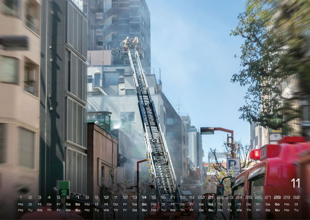 Weitere Ansicht: FIREFIGHTER - Retter in der Not - Feuerwehr - 2027 - Kalender DIN A3