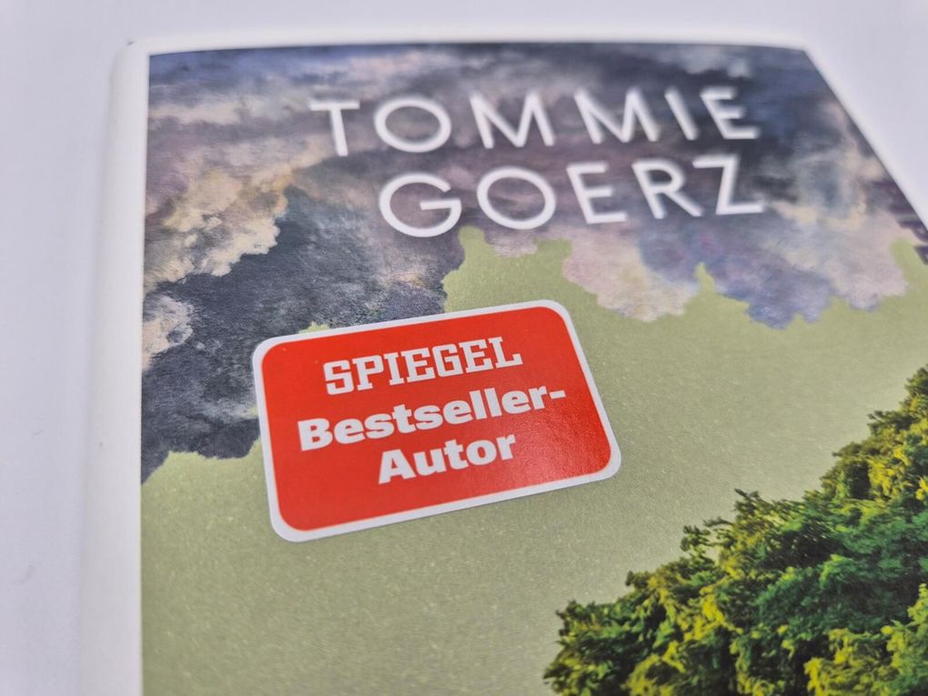 Weitere Ansicht: Der Baum | Tommie Goerz