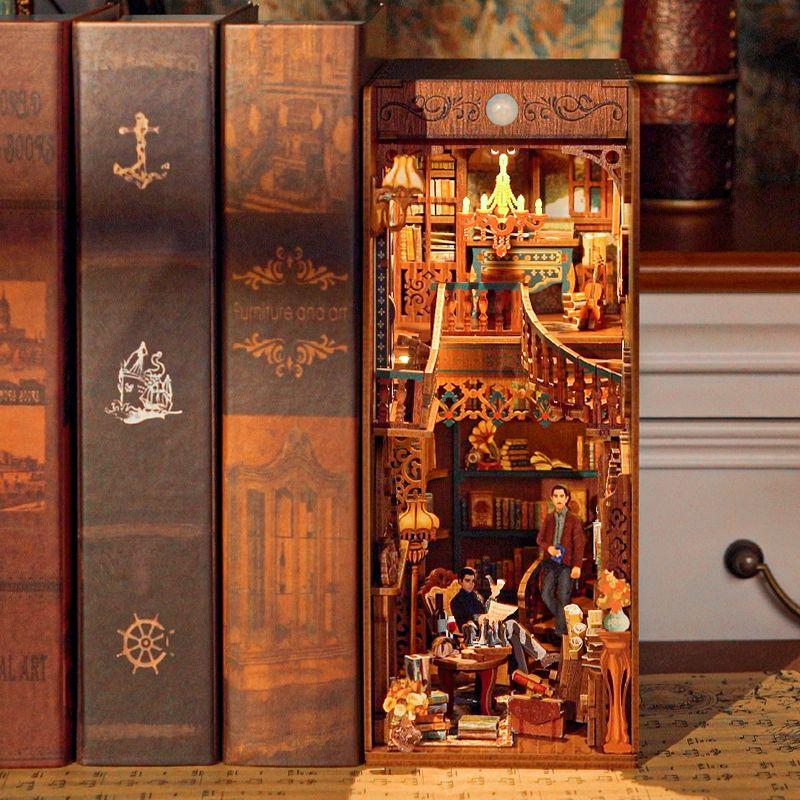 Weitere Ansicht: Booknook Violin Detective Agency