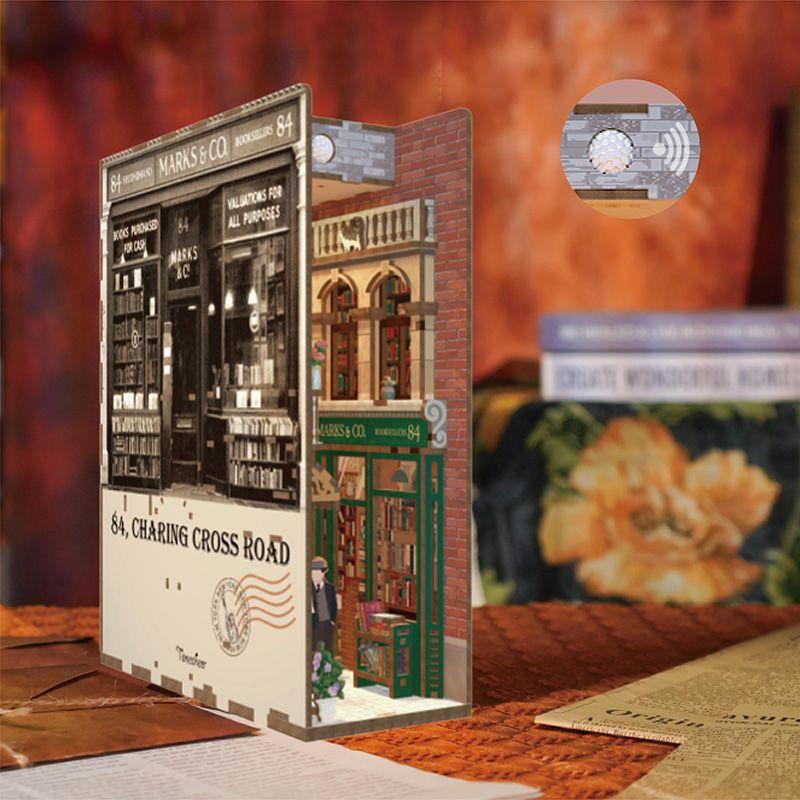 Weitere Ansicht: Booknook 84 Charing Cross Road