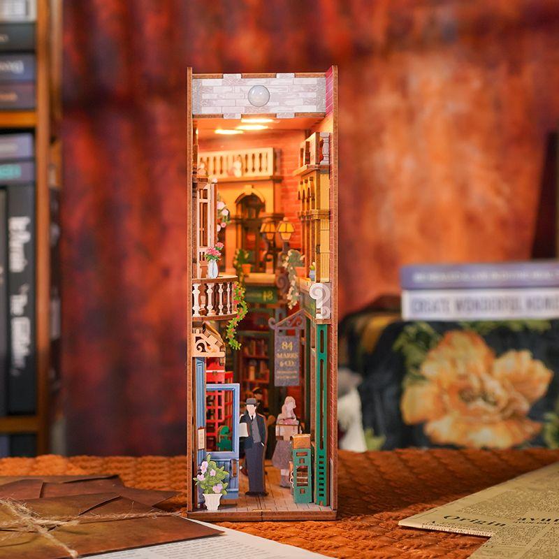 Weitere Ansicht: Booknook 84 Charing Cross Road
