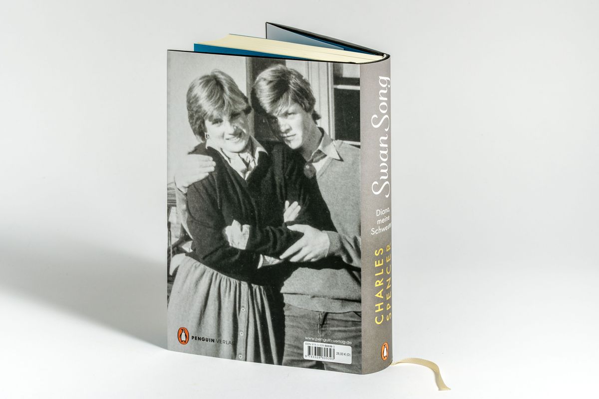 Weitere Ansicht: Swan Song | Charles Spencer