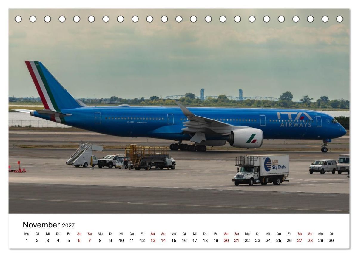 Weitere Ansicht: Flugzeuge von Airbus 2027 (Tischkalender 2027 DIN A5 quer), CALVENDO Monatskalender | Christoph Brunner, Calvendo